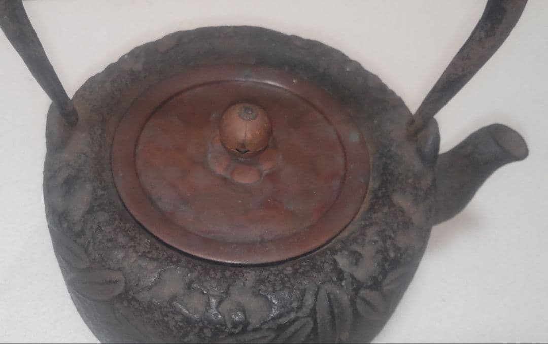 南部鉄瓶 笹葉模様 / Vintage Bamboo Leaf Tetsubin