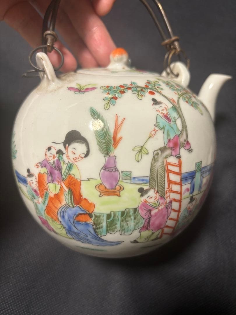 中国古美術品　粉彩人物急須　「同治年製」 手絵茶壺　18cm