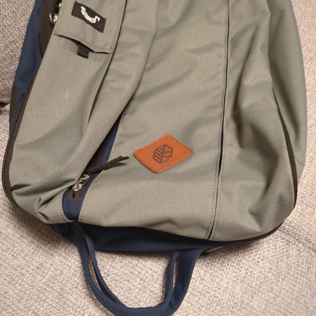 ジョーンズ　バッグ　（リュック機能付）