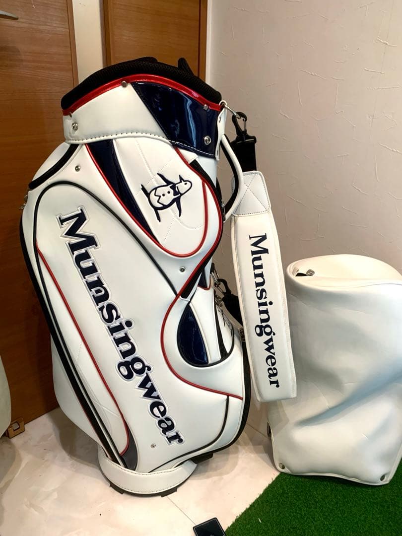 ほぼ未使用　マンシング　キャディバッグ　ハイグレードモデル　軽量　ユニセックス