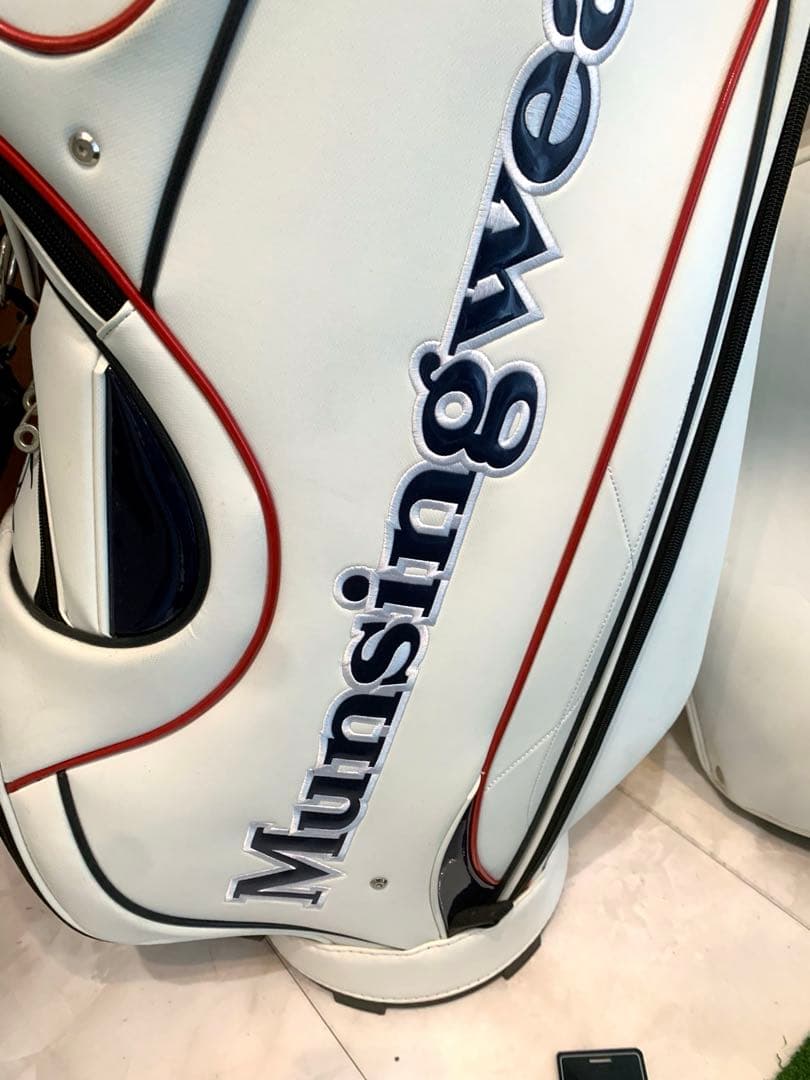 ほぼ未使用　マンシング　キャディバッグ　ハイグレードモデル　軽量　ユニセックス