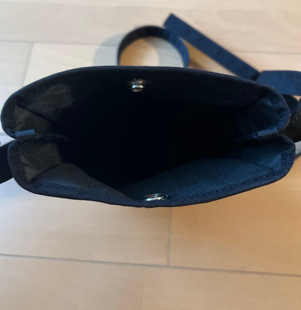 Trash breeds trash ポーチ green