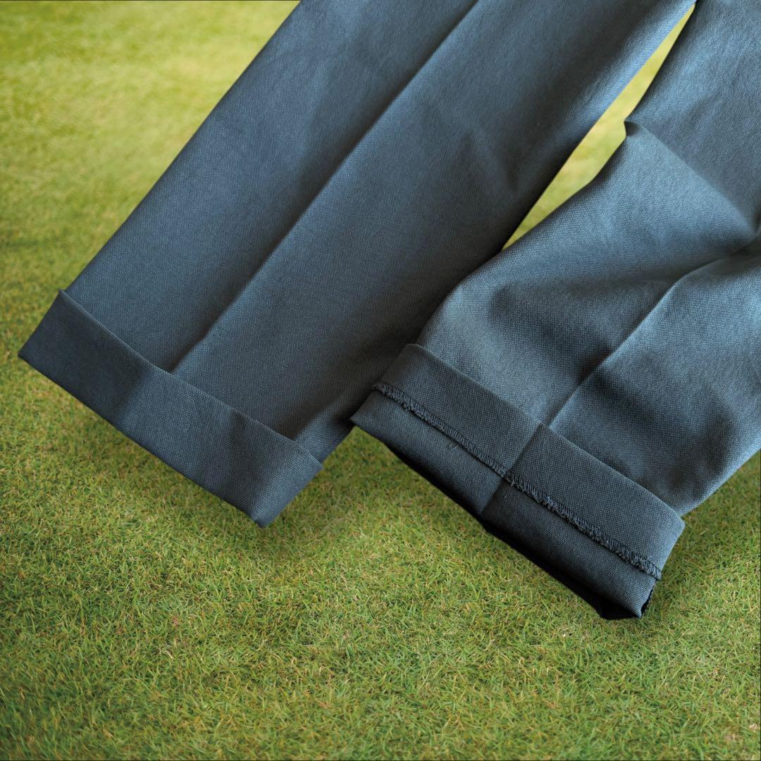 未使用級　ブリーフィングゴルフ　パンツ　S〜M相当　タック入り　カーキ　リネン混