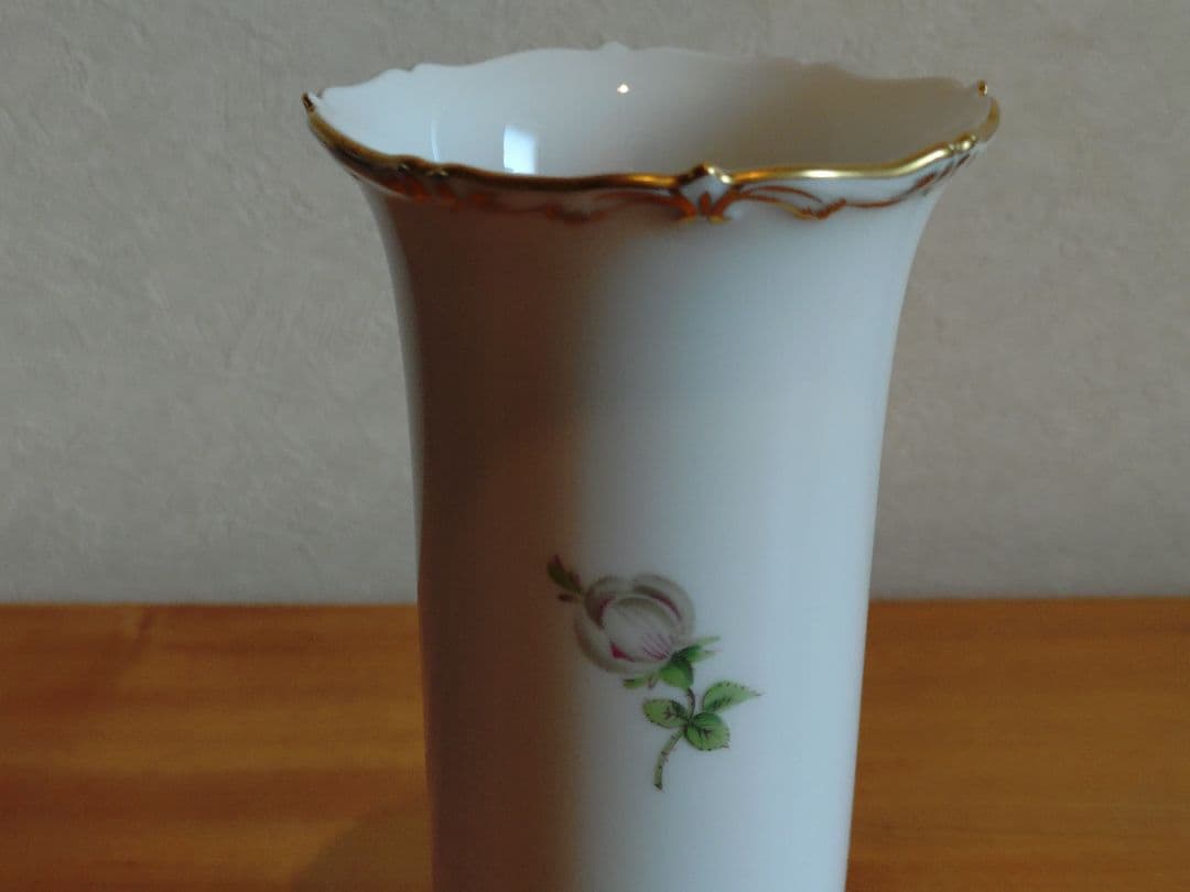 【希少】【マイセン】ホワイトローズ 金彩フラワーベース（花瓶）（日本未輸入品）
