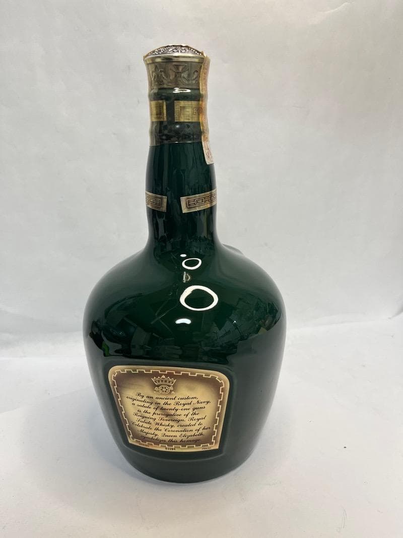 ロイヤルサルート21年　1L 43％　　緑陶器 1775g