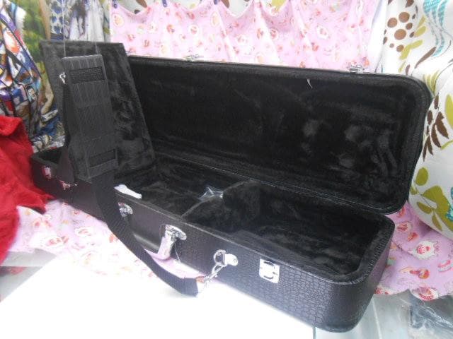 新品未使用(送料無料)11.980円三線専用N肩紐付き一丁入ふかふかハードケース