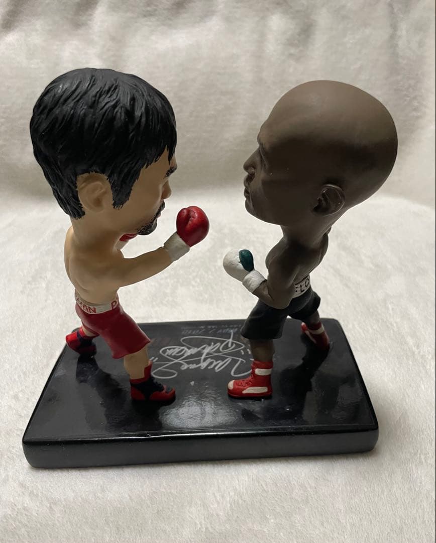 パッキャオVSメイウェザー 世紀の一戦限定フィギュアパッキャオ 直筆サイン限定品