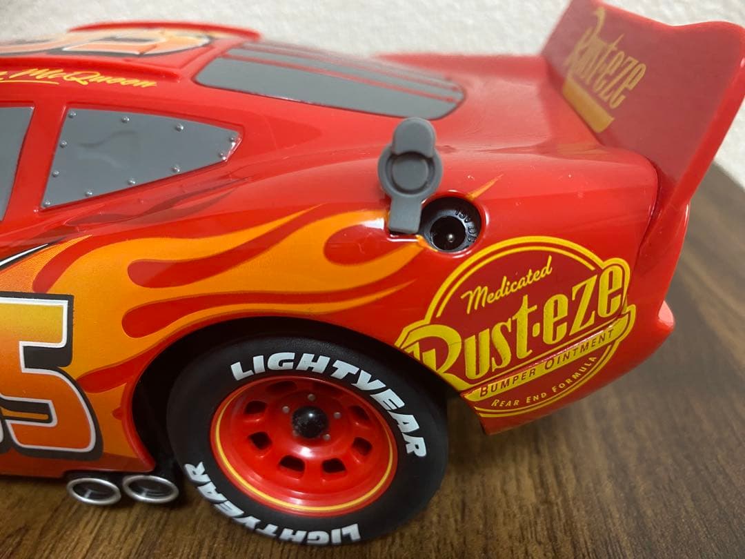 【本体のみ】スフィロアルティメットライトニング・マックィーン カーズラジコン美品