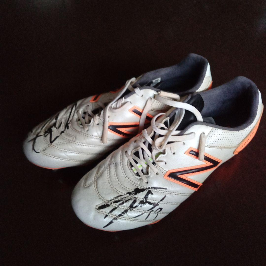 本田拓也選手実使用・直筆サイン入りスパイク　元日本代表、元清水エスパルス