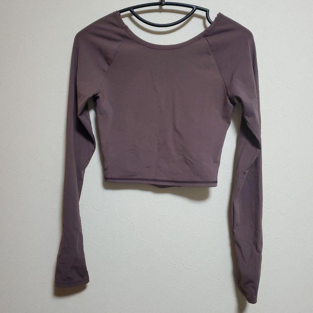 emmi エミ　ヨガ　プルオーバー　　長袖　トップス