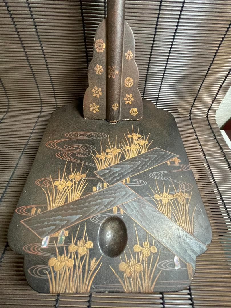 『高級刀掛け』木造り　雪模様　　螺鈿　高さ70cm