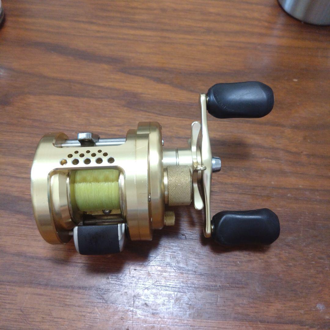 01CALCUTTA CONQUEST 100 ベイトリール