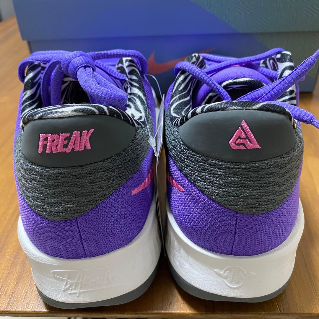 シューズ(男性用) NIKE ZOOM FREAK 4