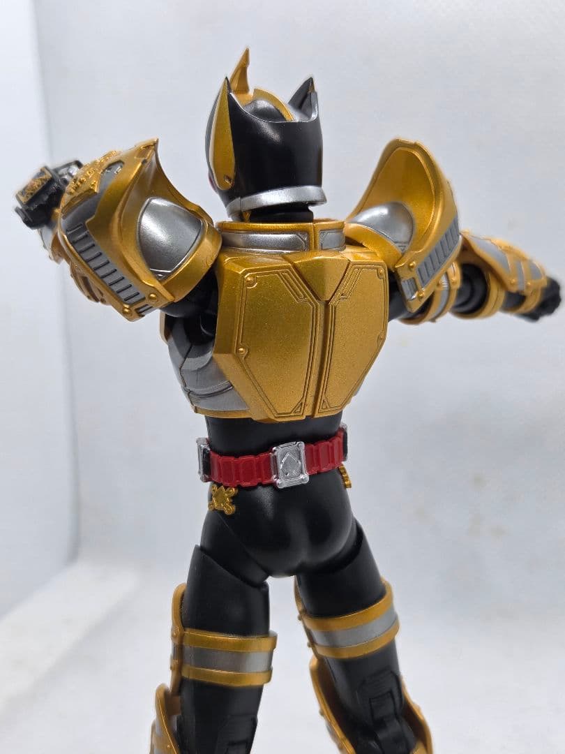 フィギュアーツ 仮面ライダーブレイド キングフォーム