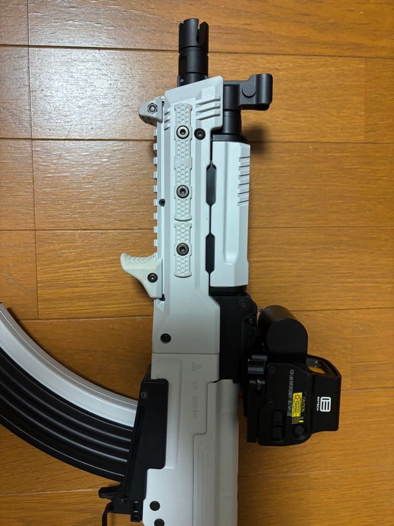東京マルイ　次世電動ガン　AK ホワイトストーム　カスタム