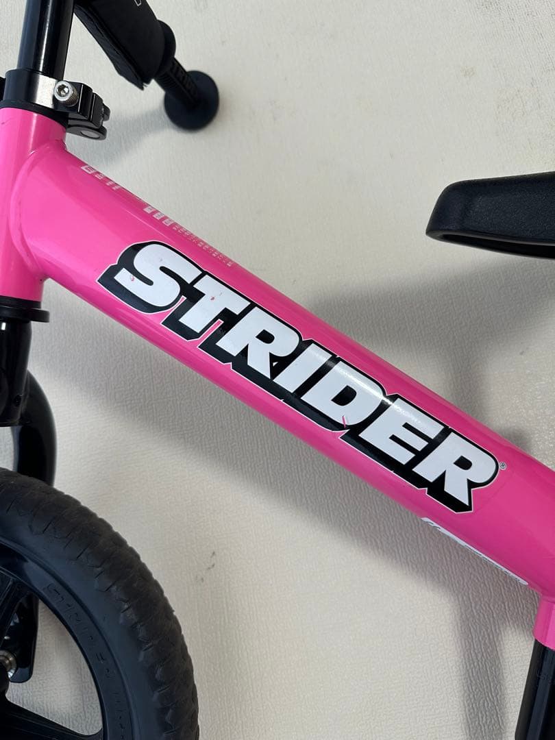 STRIDER 12インチ バランスバイク ピンク正規品　ストライダー置き付き