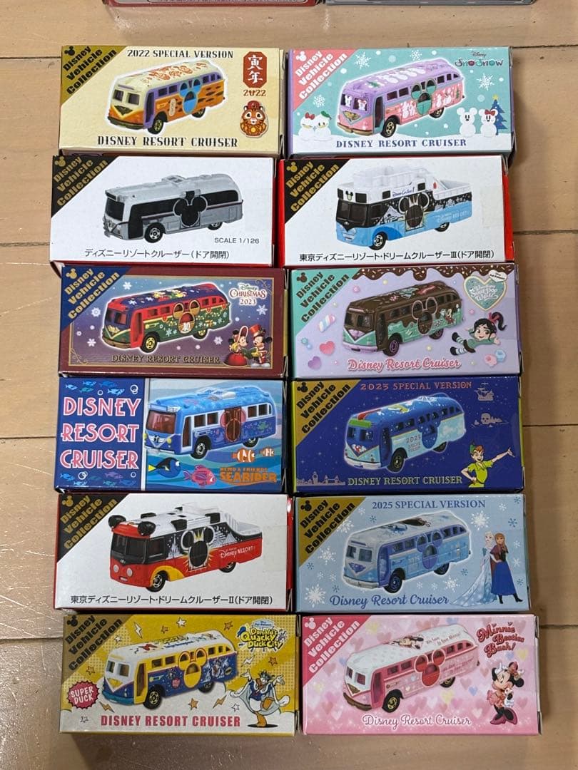 Disney Resort Cruiser ミニカーコレクション 46台