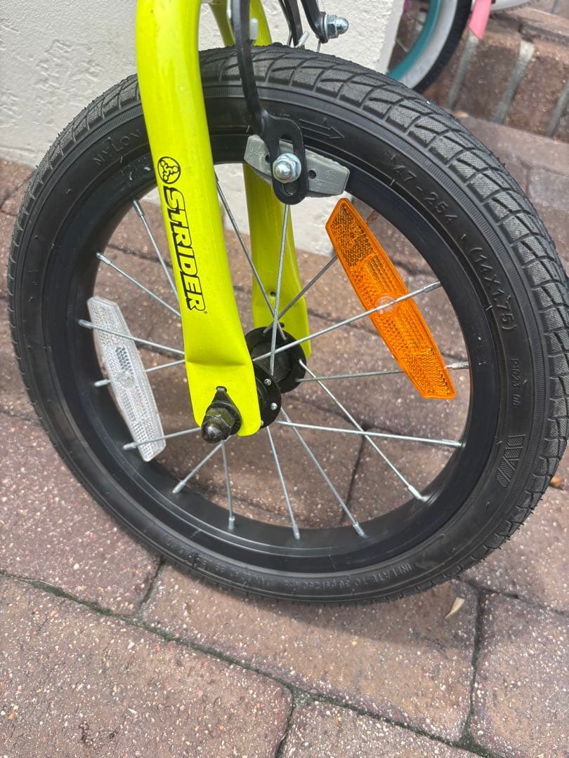 STRIDER（ストライダー）14x イエロー　本体・付属品・スタンド付元箱あり