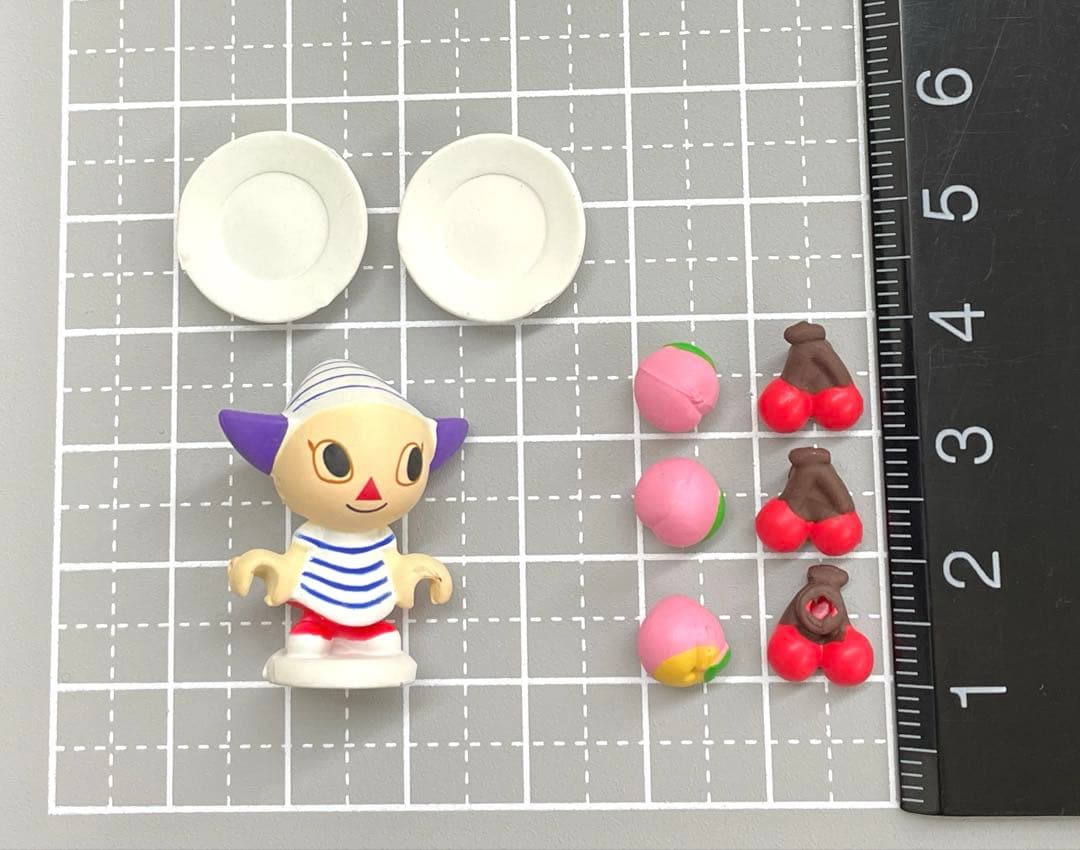 どうぶつの森 森をつくろう！ F-33 女の子 さくらんぼ　桃　お皿　レア