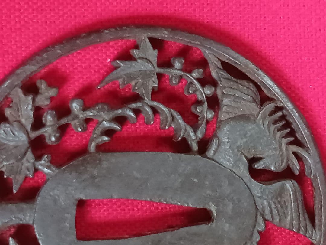 鍔　刀鍔　鳳凰図　鉄地