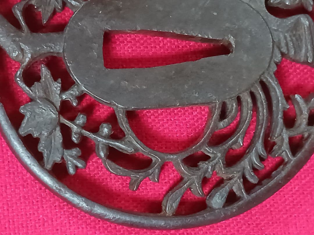 鍔　刀鍔　鳳凰図　鉄地