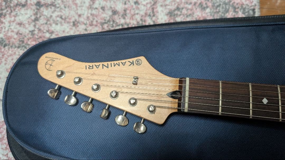 カミナリギター