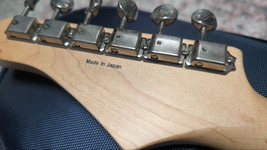 カミナリギター