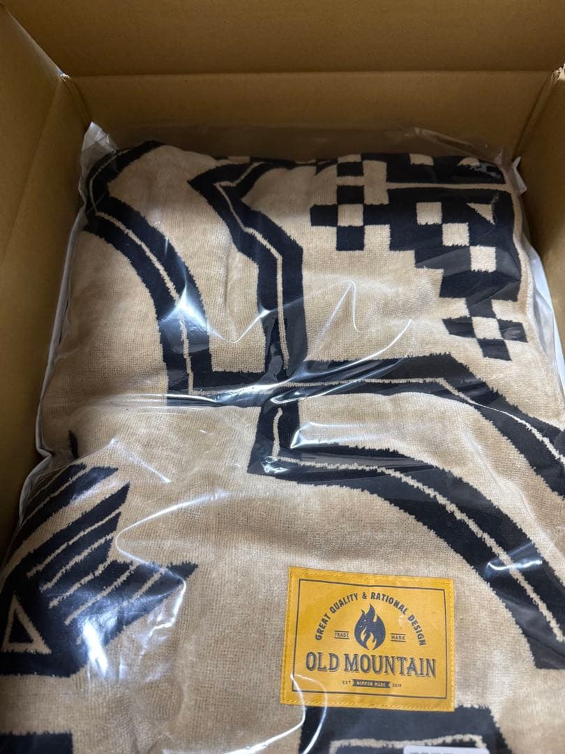 OLDMOUNTAIN kakemonoオールドマウンテン　カケモノ　ベージュ