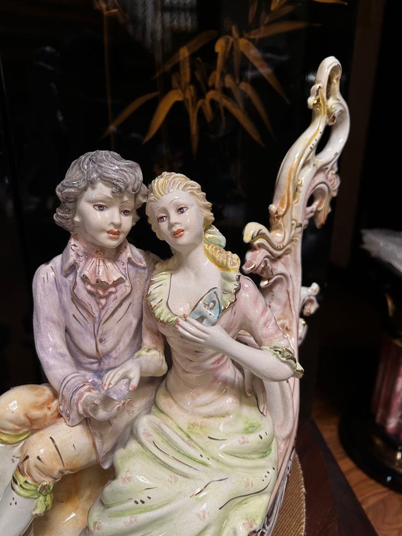 ベネチア仮装パーティ帰りゴンドラの恋人達