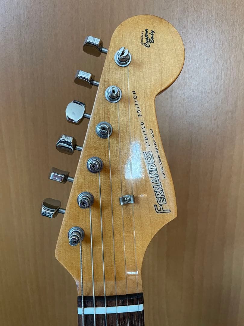 再再再値下げフェルナンデス　ストラトタイプ