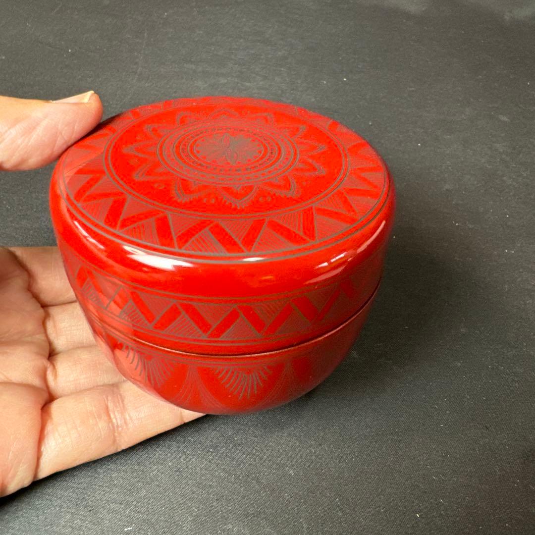 F56 送料無料　棗　キンマ彫沈金　平棗　光峰　木箱　茶道　朱漆塗　工芸品