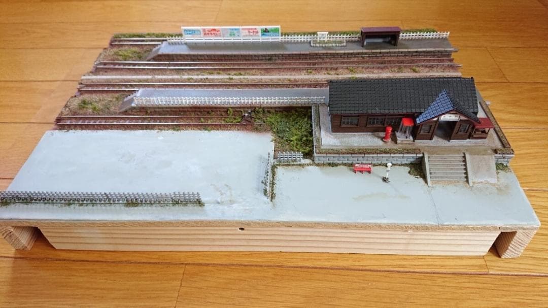 Nゲージジオラマ背景田舎の駅舎鉄道模型電車飾り台ハンドメイド
