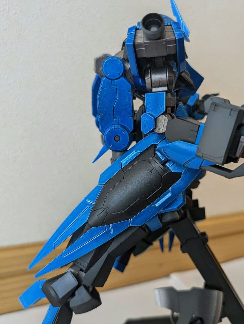 【塗装リペイント完成品】シュヴァルべグレイズ マクギリス機 1/100 台座付き