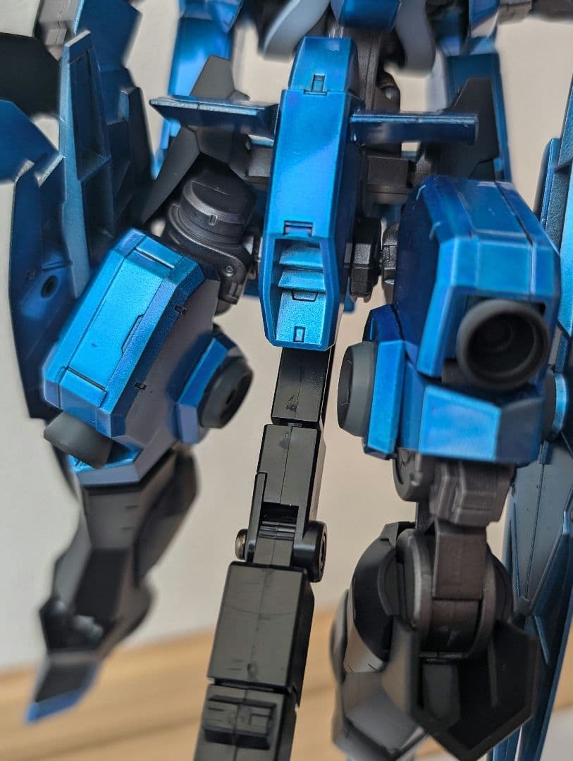 【塗装リペイント完成品】シュヴァルべグレイズ マクギリス機 1/100 台座付き