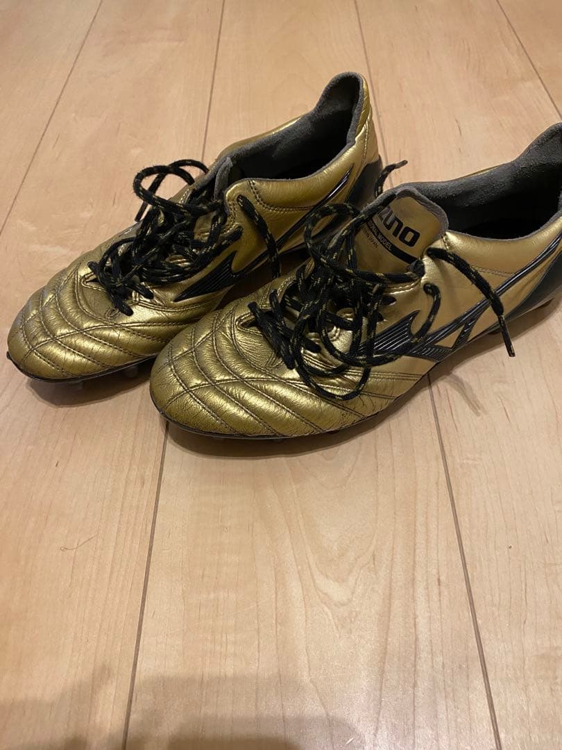 モレリア26センチ美品　モレリアネオ2ゴールド　レア完売品