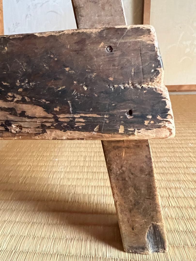 アンティークチェア　無垢材　木製　昭和レトロな学校の椅子　スツール　花台