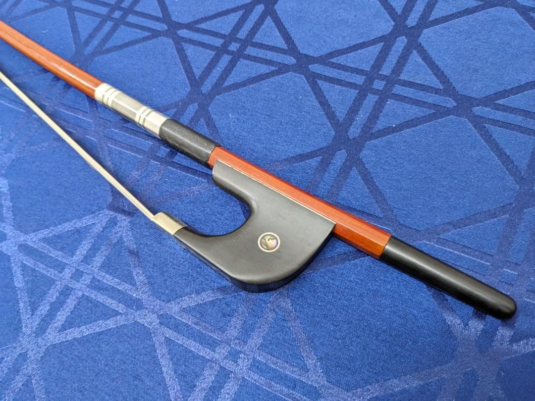 コントラバス弓　新品　銀線のところがおしゃれ