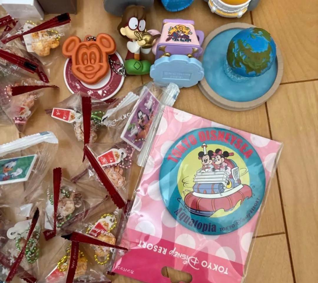 ディズニー　ロジャーラビット　チップ　デール　ミニチュアフィギュア　ピンバッジ