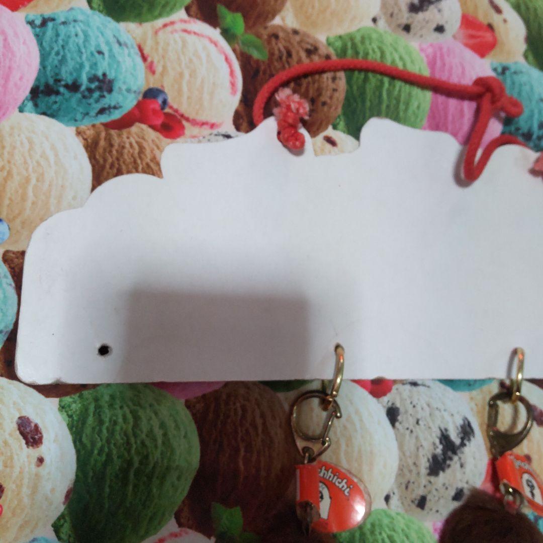 モンチッチ キーチェーン 2個&非売品 ディスプレイボード付 泣き顔