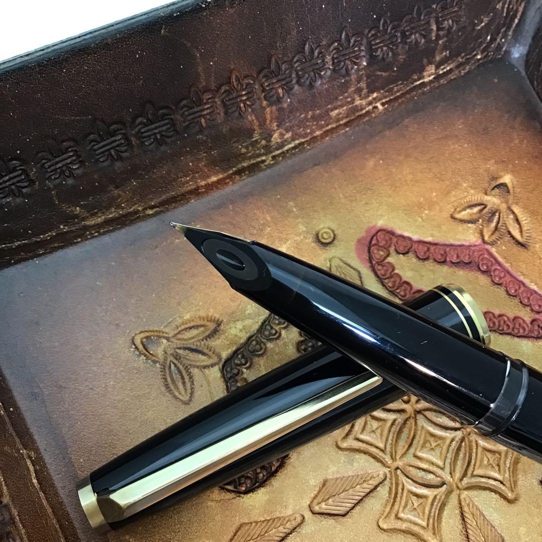 ❣️美品❣️MONTBLANCモンブラン　万年筆クラシックNO.221 14金ペンF