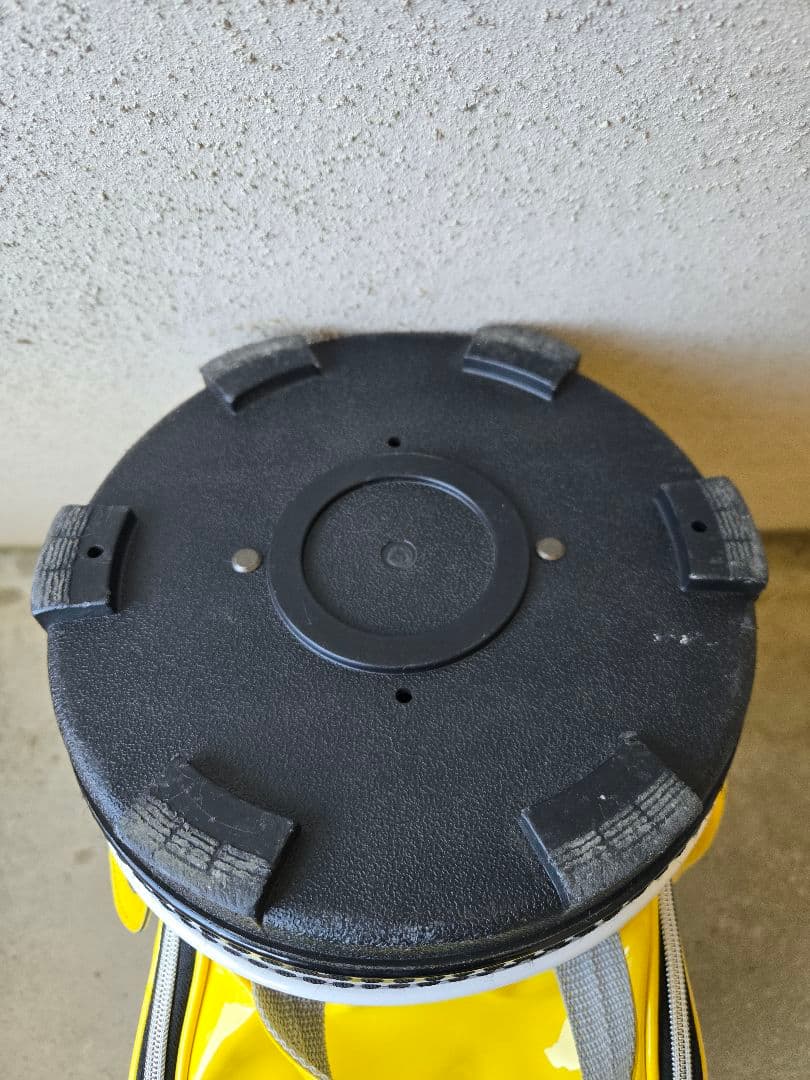 Callaway　キャロウェイ　キャディバッグ　エナメル素材　イエロー