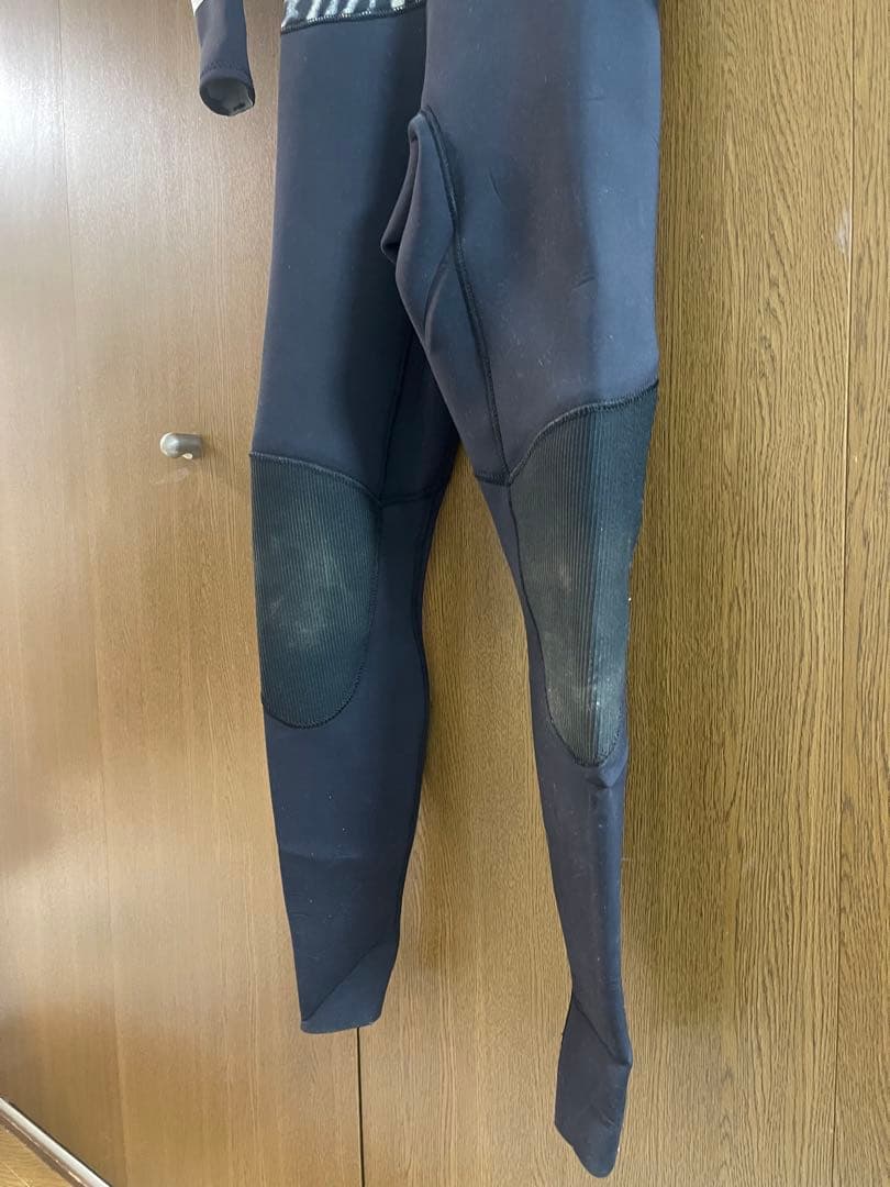 Hurley ウェットスーツ 黒 ヒョウ柄