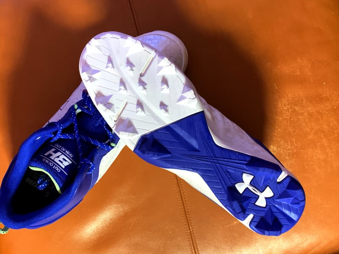 新品2026年USA国内限定発売アンダーアーマー野球ハーパー8MidRm30cm