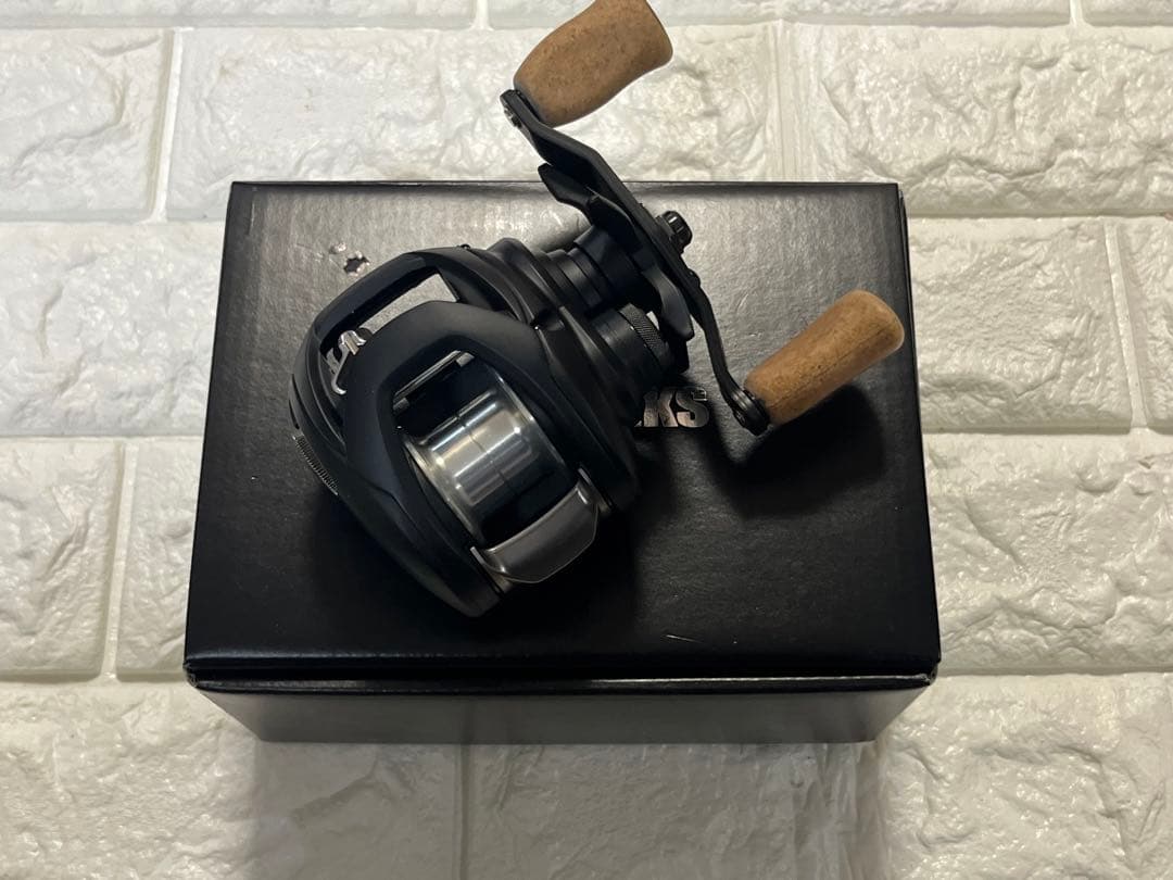 【新品未使用】SLPワークス ベイトリール22TR SV TW105H-SLPW