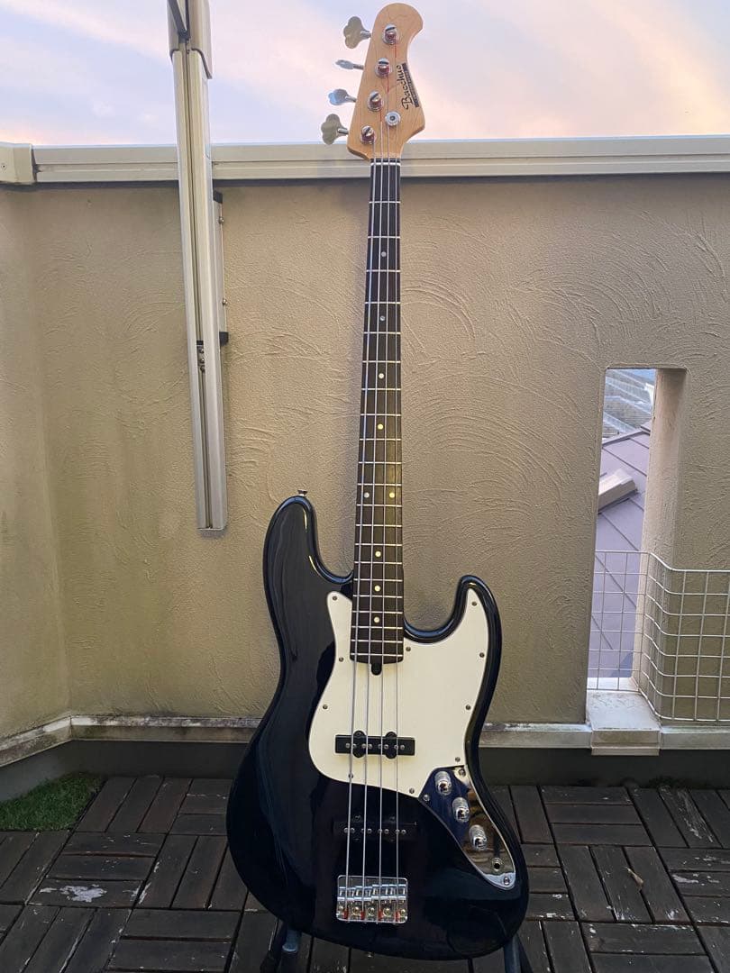 Bacchus BJB-300R(バッカス ジャズベースタイプ)