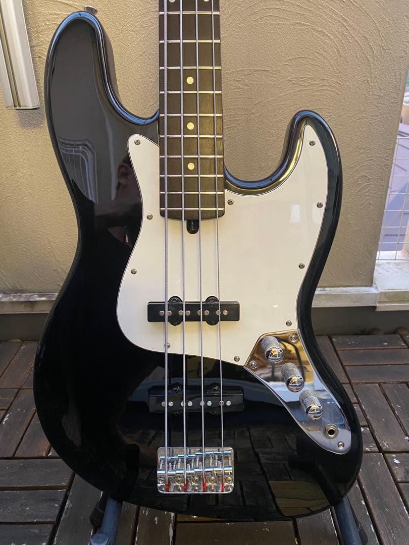 Bacchus BJB-300R(バッカス ジャズベースタイプ)