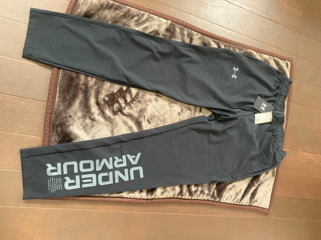 UNDER ARMOUR・メンズ上下セットアップ　Lサイズ　新品未使用　タグ付き