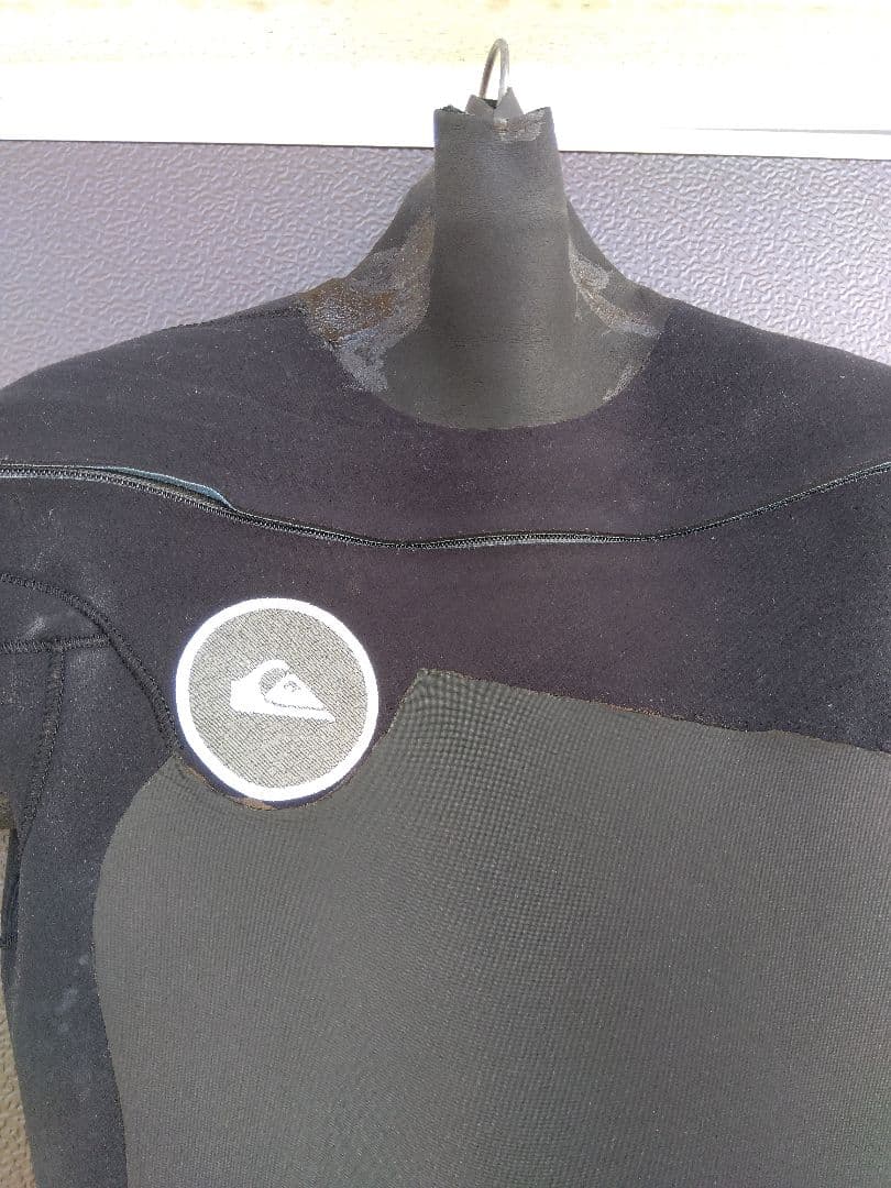 Quiksilver 　フロントジップセミドライスーツ（4mm×3mm）