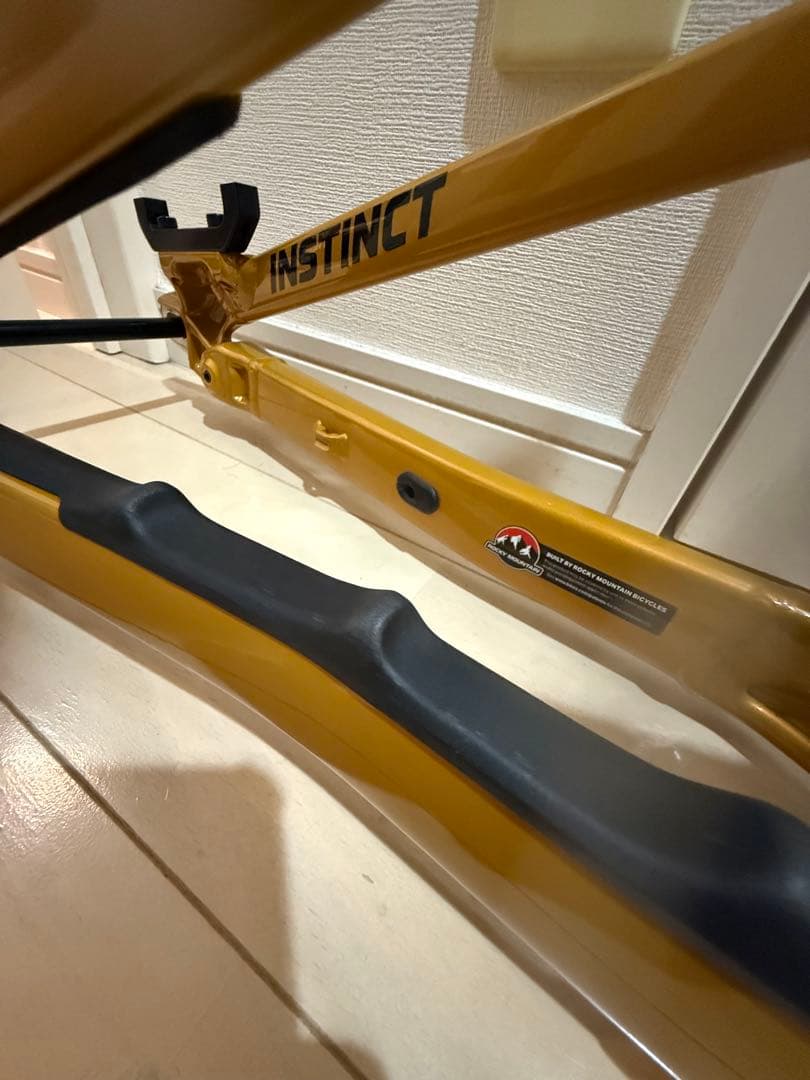 ロッキーマウンテンINSTINCT Alloy 30 2022モデル　Sサイズ