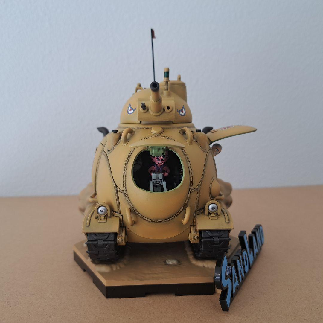 サンドランド国王軍戦車隊104号車　バンダイ1/35 プラモデル完成品